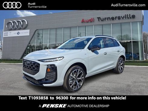 New 2026 Audi Q3 quattro 2.0T AWD/4WD image 1