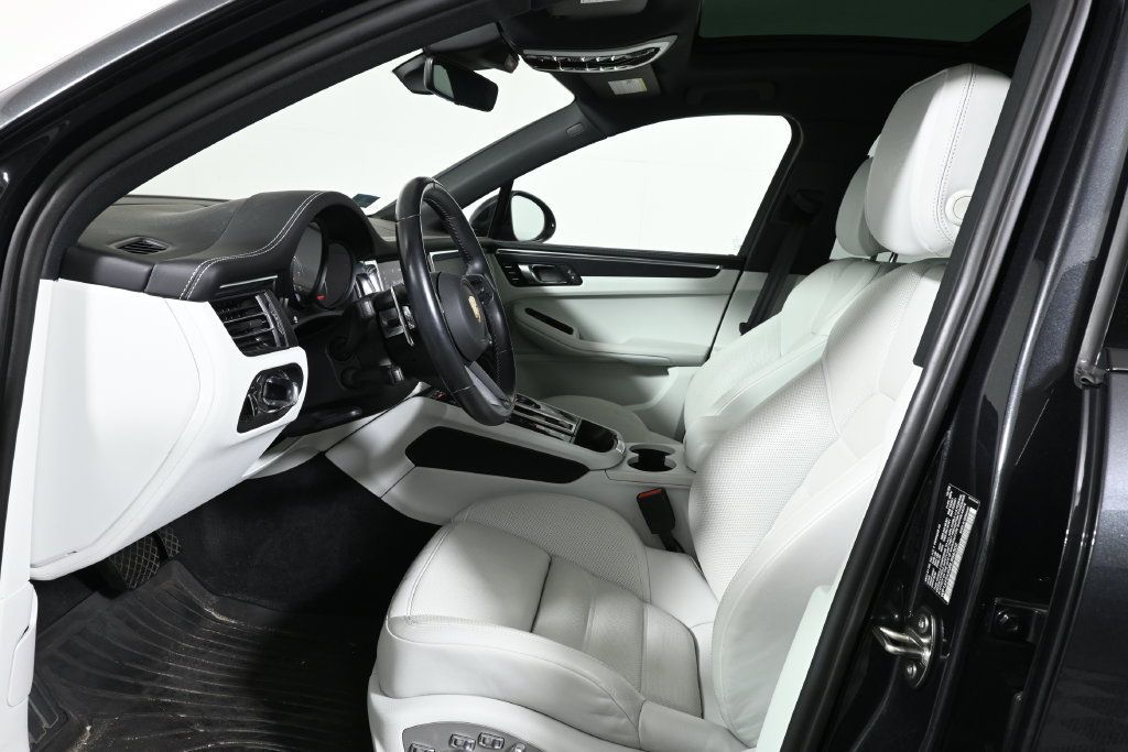Used 2024 Porsche Macan GTS AWD/4WD image 3