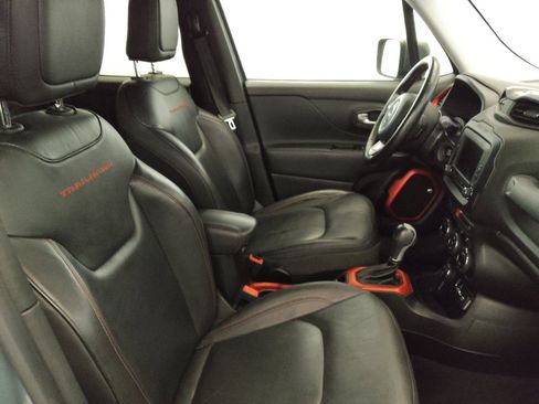 Used 2016 Jeep Renegade Trailhawk w/ Premium Trailhawk Package AWD/4WD image 21