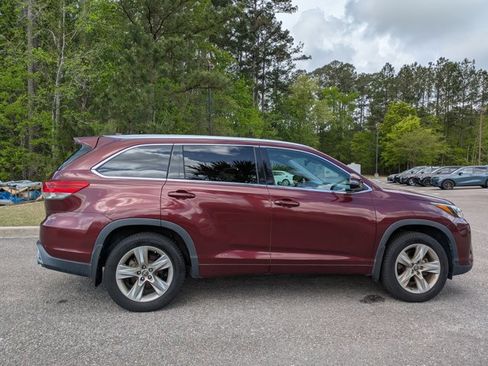 Used 2017 Toyota Highlander Limited image 4
