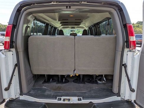 Used 2017 Chevrolet Express 3500 LT w/ LT Preferred Equipment Group image 12