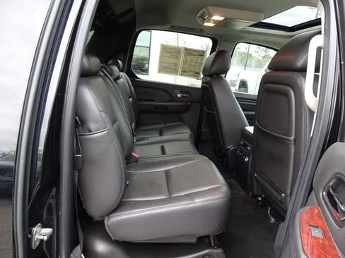 Used 2013 Cadillac Escalade EXT Premium image 18
