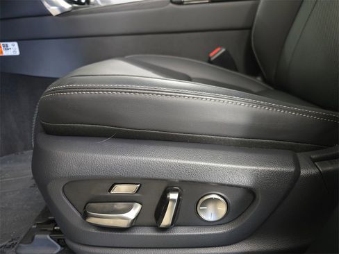 Certified 2025 Lexus LX 600 4WD w/ Luxury Package image 32