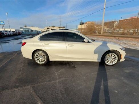 Used 2024 BMW 330i xDrive Sedan w/ Premium Package image 9