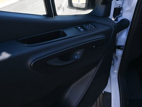 Used 2025 Mercedes-Benz Sprinter 2500 image 8