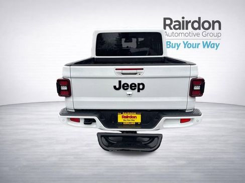 Used 2022 Jeep Gladiator Overland image 6