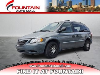 Used 2002 Chrysler Voyager video 1