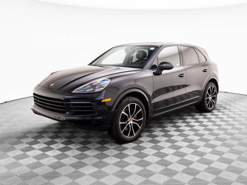 Certified 2023 Porsche Cayenne Platinum Edition image 1
