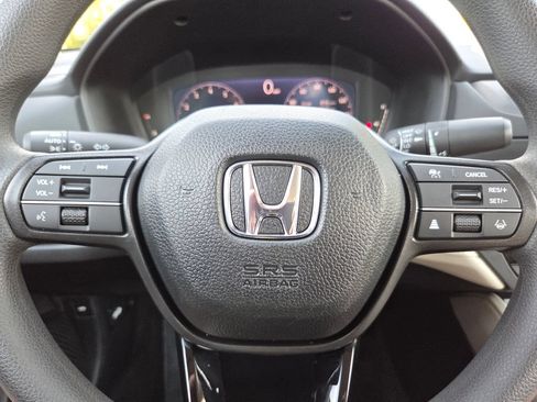 Certified 2025 Honda Accord LX image 28