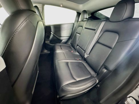 Used 2024 Tesla Model Y Long Range AWD/4WD image 26