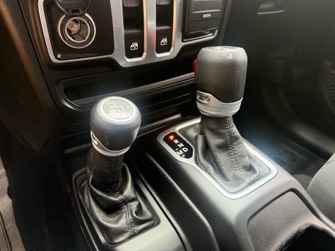 Used 2020 Jeep Wrangler Sport AWD/4WD image 26