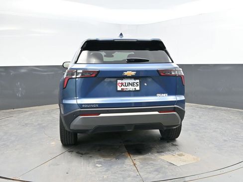 Used 2025 Chevrolet Equinox LT FWD image 8