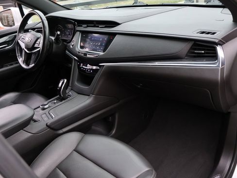 Used 2020 Cadillac XT5 Premium Luxury image 12