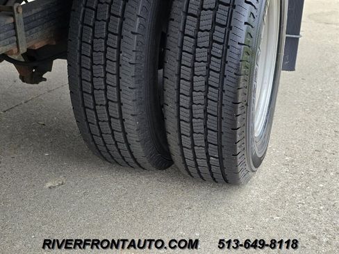 Used 2021 Chevrolet Express 3500 w/ Driver Convenience Package RWD image 17