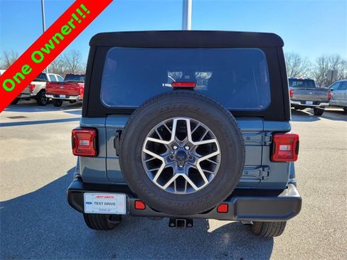 Used 2024 Jeep Wrangler Sahara image 10