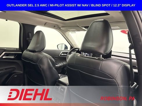 Used 2025 Mitsubishi Outlander SEL AWD/4WD image 14