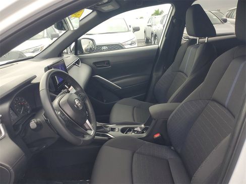 Used 2024 Toyota Corolla Cross SE image 15