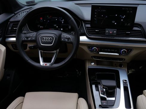 Used 2025 Audi Q5 2.0T Premium Plus w/ Premium Plus Package AWD/4WD image 25