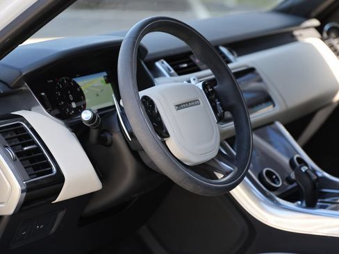 Used 2019 Land Rover Range Rover Sport HST AWD/4WD image 18