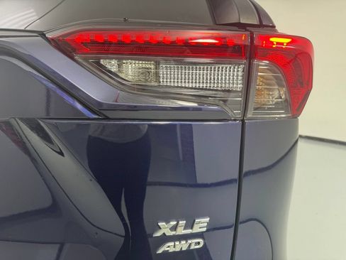 Used 2021 Toyota RAV4 XLE Premium AWD/4WD image 7