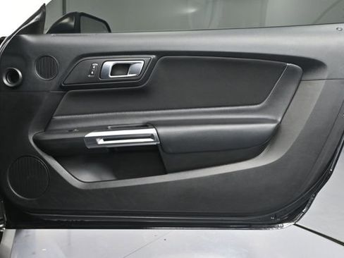 Used 2022 Ford Mustang Coupe RWD image 32