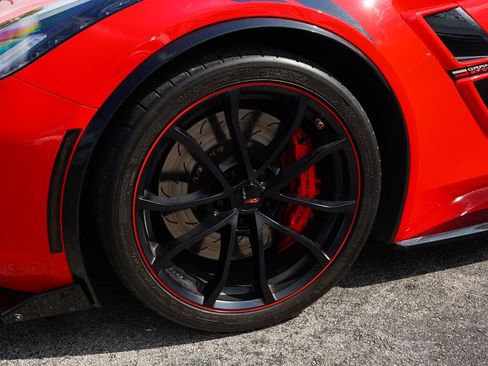 Used 2019 Chevrolet Corvette Grand Sport w/ Carbon Flash Badge Package RWD image 13