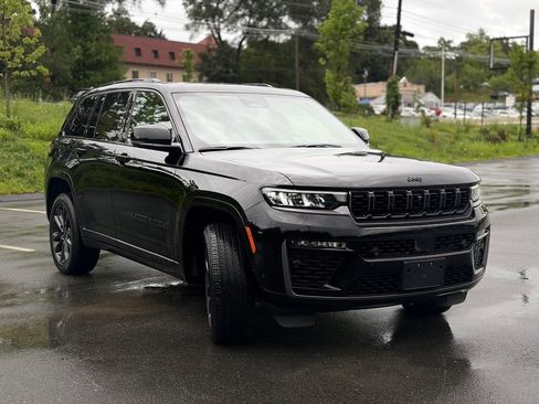 Used 2026 Jeep Grand Cherokee Limited AWD/4WD image 8