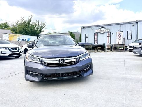 Used 2017 Honda Accord Hybrid Sedan image 2