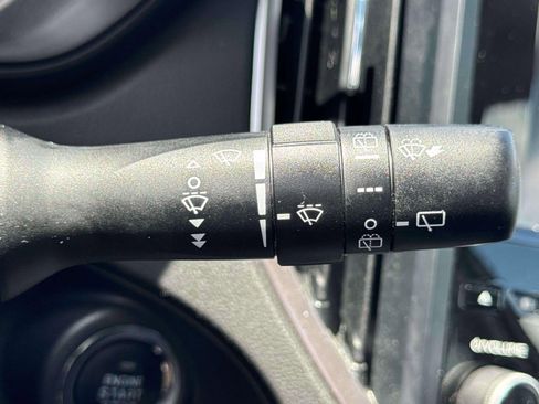 Used 2023 Subaru Forester Premium AWD/4WD image 18