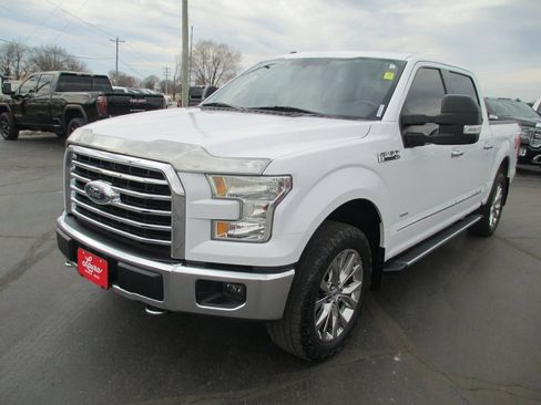 Used 2015 Ford F150 XLT w/ Equipment Group 302A Luxury image 9