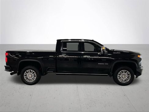 Used 2023 Chevrolet Silverado 3500 High Country w/ Z71 Off-Road Package image 9