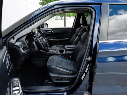 Used 2022 Mitsubishi Outlander SE AWD/4WD image 17