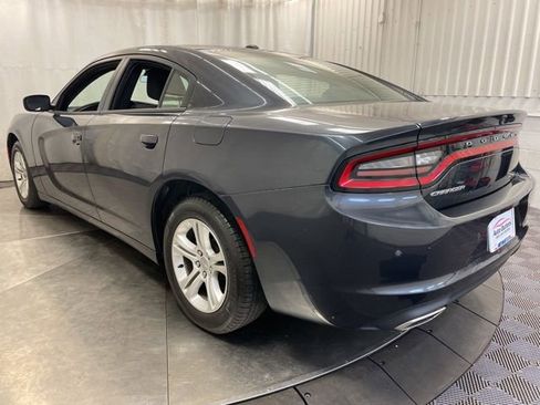 Used 2019 Dodge Charger SXT RWD image 4