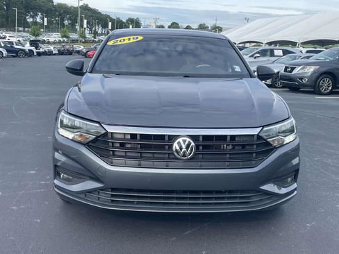 Used 2019 Volkswagen Jetta R-Line FWD image 2