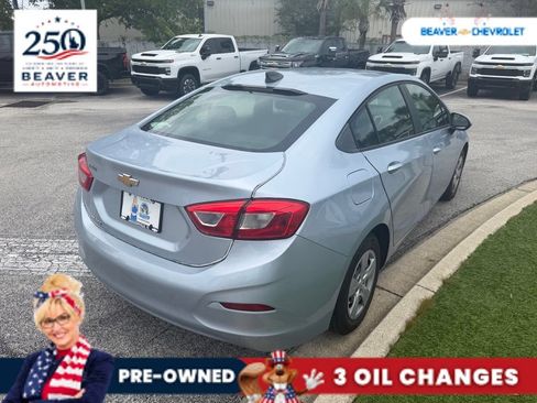 Used 2018 Chevrolet Cruze LS FWD image 4