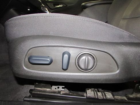 Used 2023 Chevrolet Malibu LT image 19