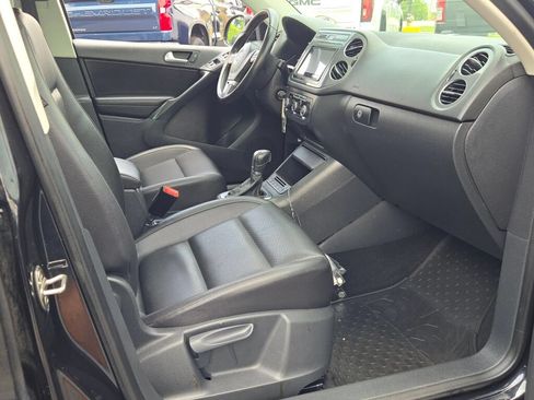 Used 2012 Volkswagen Tiguan S FWD image 7