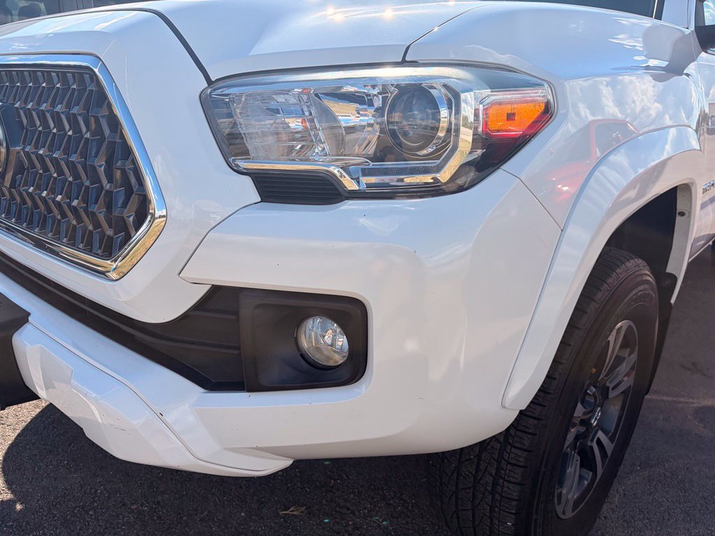 Used 2018 Toyota Tacoma TRD Sport w/ Technology Package RWD image 8