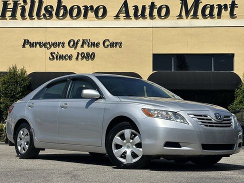 Used 2008 Toyota Camry LE FWD image 1
