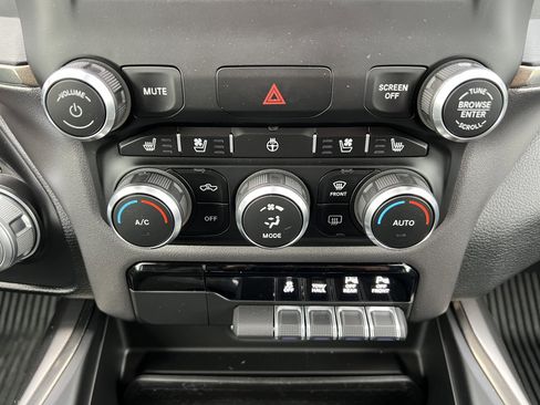 Used 2020 RAM 1500 Sport w/ Level 2 Equipment Goup w/2_L image 26