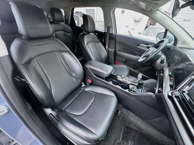 Used 2025 Kia Sportage EX AWD/4WD image 24