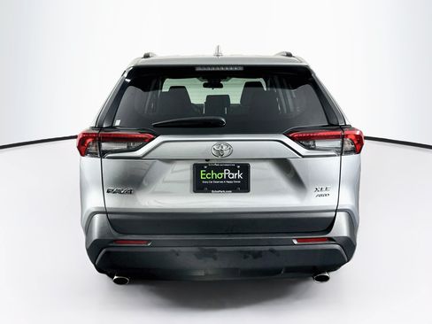 Used 2025 Toyota RAV4 XLE AWD/4WD image 7