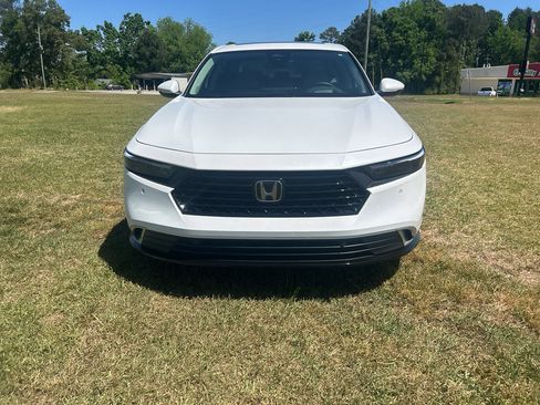 Used 2025 Honda Accord Touring image 3