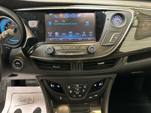 Used 2017 Buick Envision Essence image 5