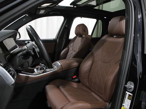 Certified 2023 BMW X5 xDrive45e w/ Executive Package image 6