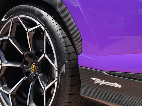 Used 2024 Lamborghini Urus Performante AWD/4WD image 16