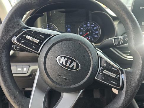 Used 2020 Kia Forte LXS FWD image 9