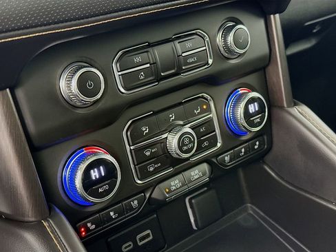 Used 2023 GMC Yukon AT4 w/ Technology Package image 15
