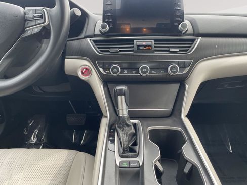 Used 2018 Honda Accord Touring image 19