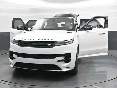 Used 2025 Land Rover Range Rover Sport Dynamic SE AWD/4WD image 47